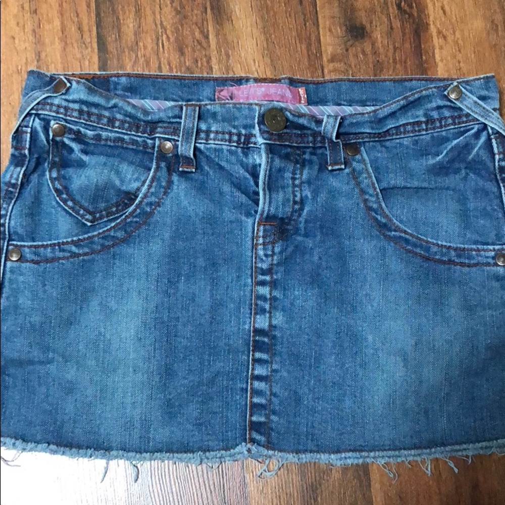 Size 5 Levi mini skirt